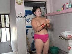 Cul à la bouche, Salle de bains, Gros cul, Maman, Nue  à poil, Nue, Chatte, Toilettes