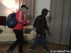 Бабушки, Группа, Зрелые, Милф, Реалити, Втроем