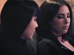 Anal, Grosse bite, Blonde, Brunette brune, Hd, Mamelons, Plan cul à trois, Nénés