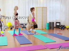 Blond, Bruinharig, Vrouw, Sportzaal, Hd, Masturbatie, Sportoefening, Trio