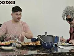 デカパイ, ぽちゃ, エロ熟女, お婆さん, 下着, 熟年, スカートのぞき