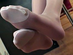 足, フェムドム, フェティッシュ, 足フェチ, ナイロン, ストッキング, いじめ