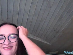 Amateur, Checa, Gafas, Orgasmo, Público, Realidad, Gritar, Chupando