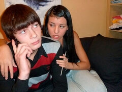 Brunette brune, Cocu, En levrette, Fétiche, Pénis, Russe, Rasée, Adolescente