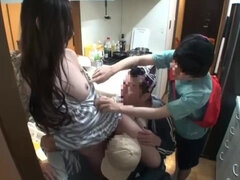 Anal, Grosse bite, Brunette brune, Le plan cul à quatre, Groupe, Japonaise, Mère que j'aimerais baiser, Nénés