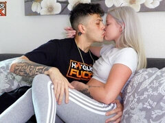 ベッドルーム, デカチン, フェラチオ, バック, ガリガリ, タトゥー, ティーン, オッパイの