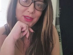 Femme en solo, joi, gros seins