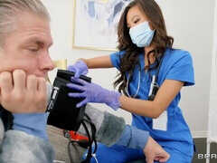 Grosser schwanz, Blasen, Hundestellung, Masturbation, Natürlichen titten, Krankenschwester, Dürr, Titten