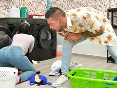 舐める尻, 浴室, フェラチオ, 茶髪の, バック, キス, 自然山雀, タトゥー