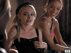 18 años, Negro, Ébano, Besar, Lamidas, Masturbación, Madrastra, Adolescente