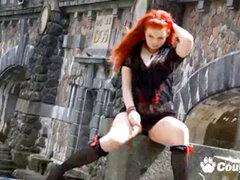 エロ熟女, 指いじり, 淫乱熟女, アウトドア, 赤毛, 靴下, 一人, おもちゃ