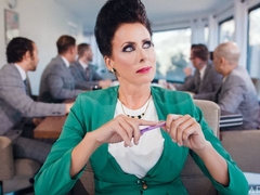 Gros cul, Gros seins, Doigter, Embrassement, Masturbation, Mature, Bureau, Dénudage