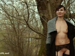 Брюнетки, Эксгибиционист, Хд, Каблуки, На природе, На публике, Чулки, Сиськи