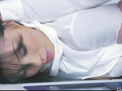 Asiatisch, Blasen, Domination, Erotisch, Aufs gesicht abspritzen, Rau, Hintern versohlen, Strümpfe