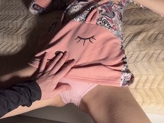 18 jaar, Enthousiasteling, Grote lul, Sperma shot, Schattig, Latex, Orgasme, Tieten likken