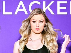 Gros cul, Gros seins, Noire, Blonde, Sucer une bite, En levrette, Maigrichonne, Adolescente