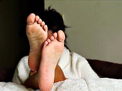 Nana, Fétiche des pieds, Adolescente