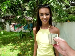 Blasen, Unschuldig, Geld, Im freien, Zierlich, Rasiert, Schlampe, Jungendliche (18+)
