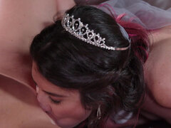 Grote mammen, Groep, Leer, Lesbisch, Likken, Orgie, Kut duiken, Uniformpje