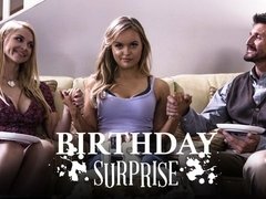 Gros seins, En levrette, Famille, 2 femmes 1 homme, Doigter, Poilue, Masturbation, Adolescente