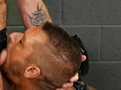 Anal, Lamer culo, Sadomasoquismo, Penetracion con puños, Abierta, Cuero, Anilingus, Tatuaje