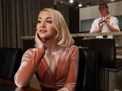 Blondine, Blasen, Besamung, Handjob, Küssen, Rasiert, Kurzes haar, Titten