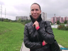 Amateur, Cul, Brunette brune, Tchèque, Jeans, De plein air, Public