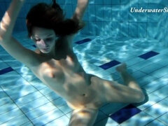 18 jahre, Frau, Hd, Pool, Solo, Jungendliche (18+), Titten, Unter wasser