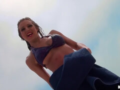 Playa, Tetas grandes, Bikini, Mamada, Madres para coger, Al aire libre, Falda, Voyeur