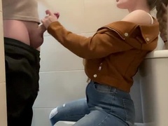 18 ans, Tir de sperme, Poupée, Petite amie, Léchez, Public, Chatte, Adolescente
