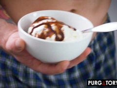 Blonde, Sucer une bite, Fétiche, Cuisine, Masturbation, Chatte, Rasée, Maigrichonne