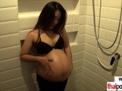 Amateur Thai pregnant Pat giving handjob