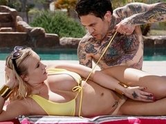 舐める尻, ぽっちゃり, デカ尻, デカパイ, ブロンド, マッサージ, オナニー, ストリッピング