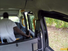 舐める尻, デカチン, 車, イマラチオ, 指いじり, なめる, オマンコ, 現実