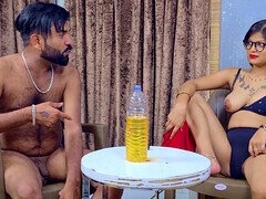 Derrière les coulisses, Sucer une bite, Tir de sperme, Indienne, Embrassement, Nue  à poil, Nue, Chatte