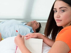 お尻, フェラチオ, 指いじり, 手コキする, 天然, 剃毛, ティーン, オッパイの