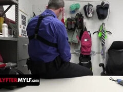 Achterkamer, Grote mammen, Blond, Sperma in mond, Dominatie, Hardcore, Tepels, Strippen