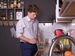 Tchèque, Fétiche, Fétiche des pieds, Branlette thaïlandaise, Talons, Embrassement, Cuisine, Douche