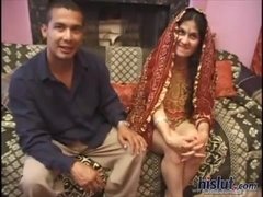 Indisch, Öffentlich