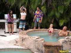 Apparent Coke Fiend Sean Bangs Friend  s new GF