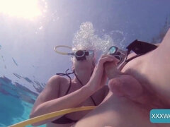 Corridas, Pajear, Sexo duro, Orgasmo, Al aire libre, Piscina, Público, Adolescente