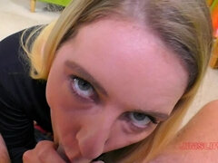 Blonde, Sucer une bite, Branlette thaïlandaise, Masturbation, Culottes ou slips