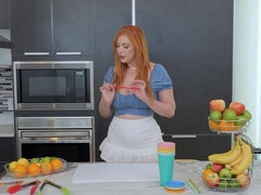 Sucer une bite, Branlette thaïlandaise, Hd, Maman, Chevaucher, Jupe, Suçant, Sous la jupe