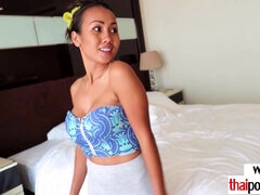 Leie, Grosse titten, Vollbusig, Kehlenfick, Schwanz, Kleid, Zierlich, Muschi