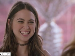 ブロンド, 彼氏, 顔射, 自然山雀, 小柄, オマンコ, おもらし, オッパイの