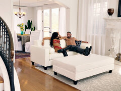 Большие сиськи, Ботинки, Брюнетки, В машине, Вчетвером, Белье, Служанка, Киски