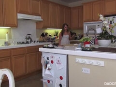 Bruinharig, Sperma in gezicht, Vingeren, Hd, Gezichtspunt, Douche, Mager, Tieten likken