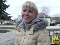 Leie, In den arsch, Bad, Grosse titten, Blondine, Blasen, Hundestellung, Pov