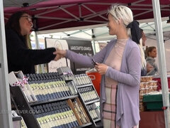 ブロンド, 公共, 一人