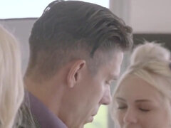 18 jaar, Blond, Lul, Sperma in gezicht, Hardcore, Hd, Tiener, Trio